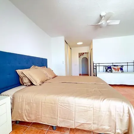 Ocean View Duplex - Club Atlantis In Puerto Colon Se16 * アデヘ